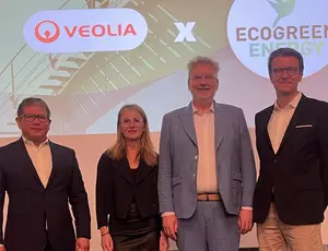 Signature du partenariat EcoGreenEnergy Veolia Energie Performance avec Thomas Watrin Amandine Aubert Freddy Rump et Dai-Loc Truong