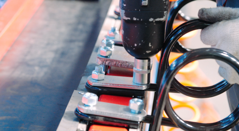 Outils pneumatiques sur chaîne de montage