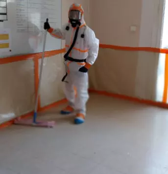 technicien DVA en combinaison