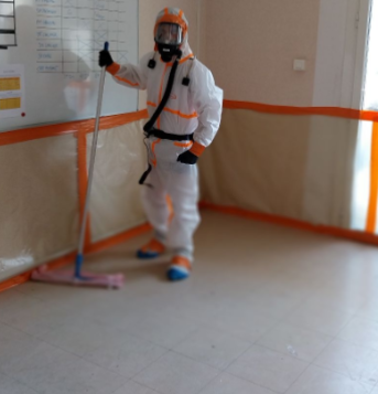technicien DVA en combinaison