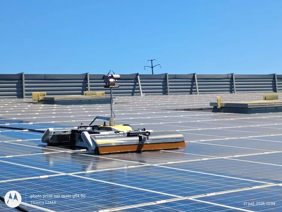Robot nettoyeur panneaux photovoltaiques
