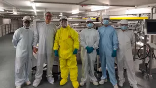 Thomas Watrin Huningue avec des techniciens sur un site industriel pharmaceutique